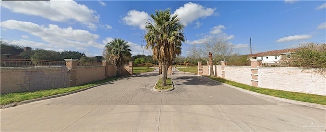 Listing photo 2 for 200 Tulip Ave, Mcallen TX 78504