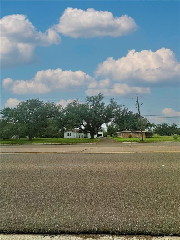 Listing photo 2 for 408 E Griffin Pkwy, Mission TX 78572