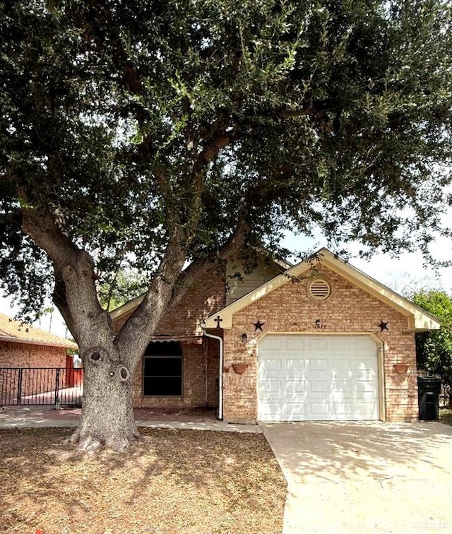 1614 Iowa St, Mission, TX 78572 - photo 1