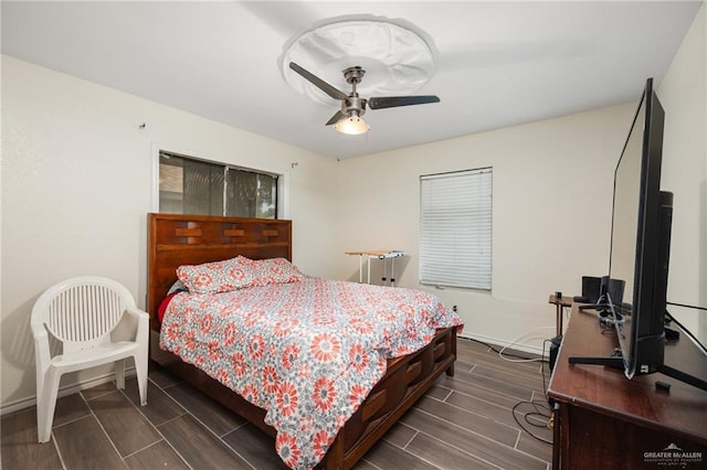 bedroom featuring ceiling fan