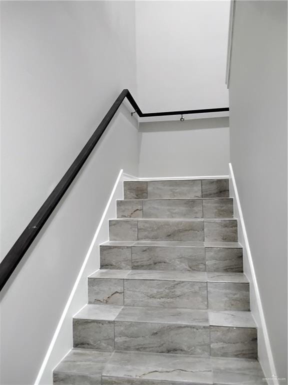 3018 Greenwood Dr, Corpus Christi, TX 78405 - view of stairs
