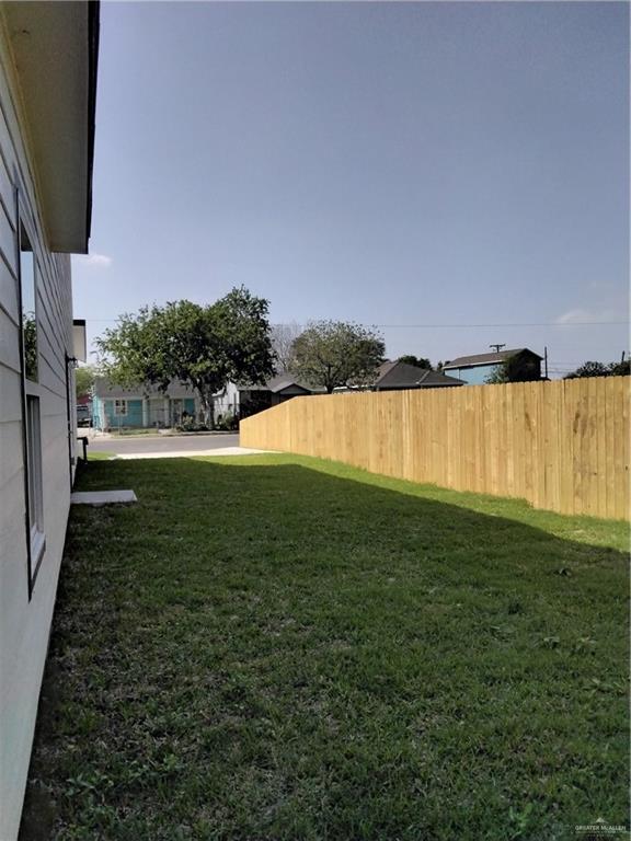 3018 Greenwood Dr, Corpus Christi, TX 78405 - view of yard featuring fence