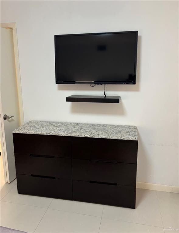2100 Gulf Blvd, South Padre Island, TX 78597 - detailed view of baseboards