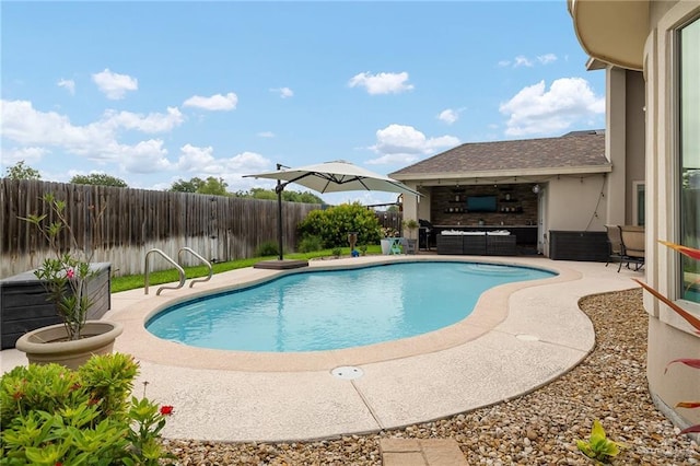 2509 Mcleod Ave, Edinburg, TX 78539 - view of pool featuring a fenced backyard and a patio area