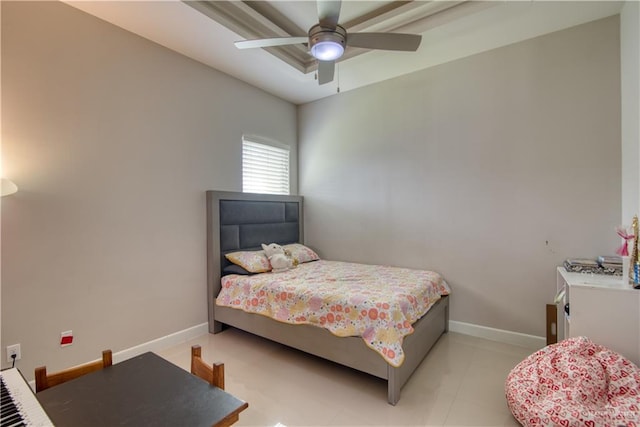 bedroom with ceiling fan