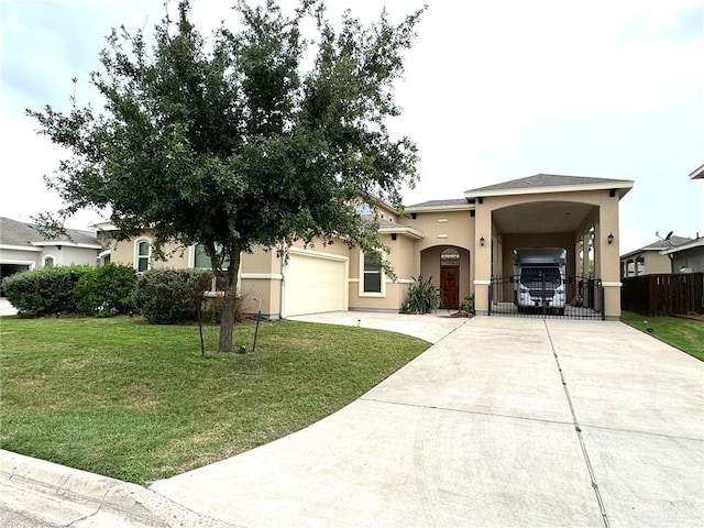 view of front facade featuring a front yard