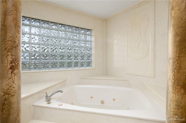 3703 N Glasscock Rd, Palmhurst, TX 78573 - full bathroom featuring a whirlpool tub