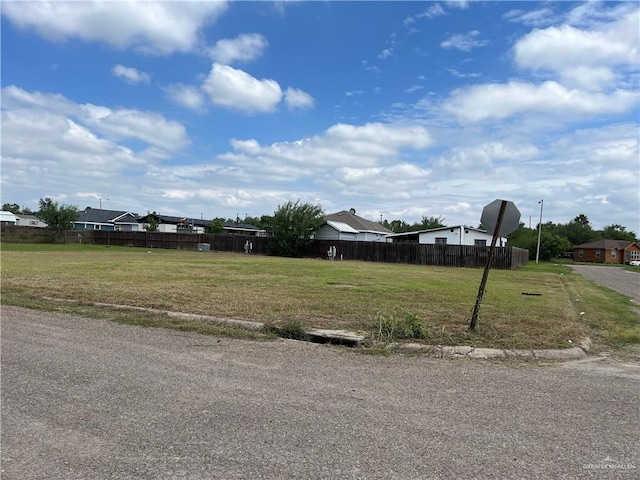 Listing photo 3 for 2605 Bronco St, Weslaco TX 78596