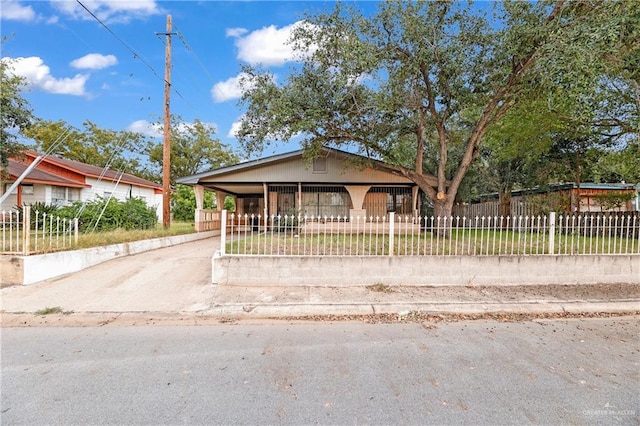 405 S 29th St, Mcallen, TX 78501 - bungalow with a fenced front yard