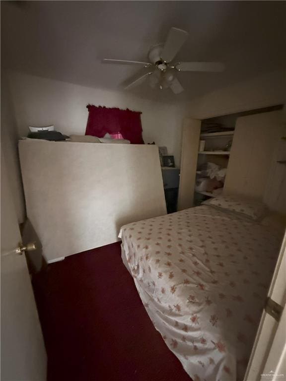 bedroom featuring ceiling fan