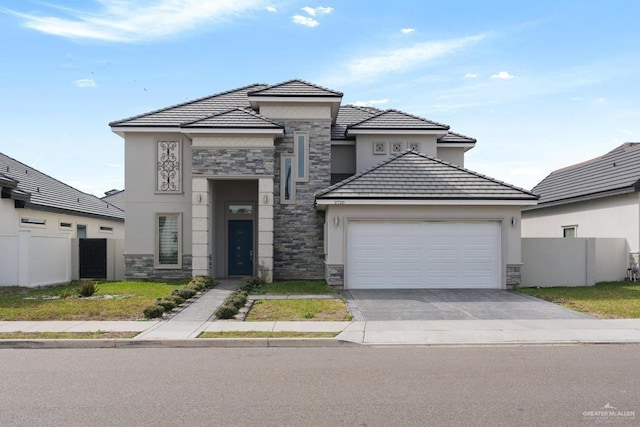 view of front facade with a garage