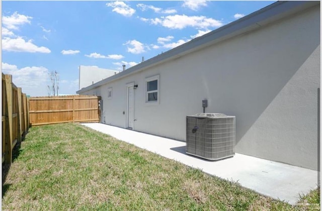 view of yard featuring cooling unit