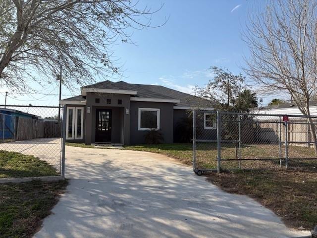 view of front of property