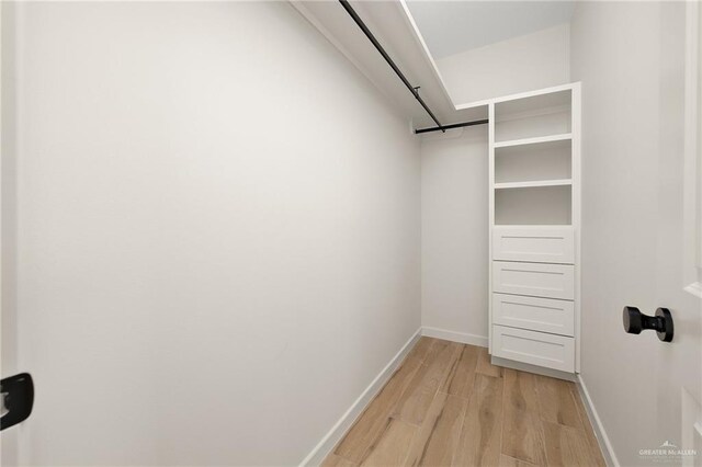 2717 E Versace Dr, Edinburg, TX 78542 - walk in closet featuring light wood-style floors