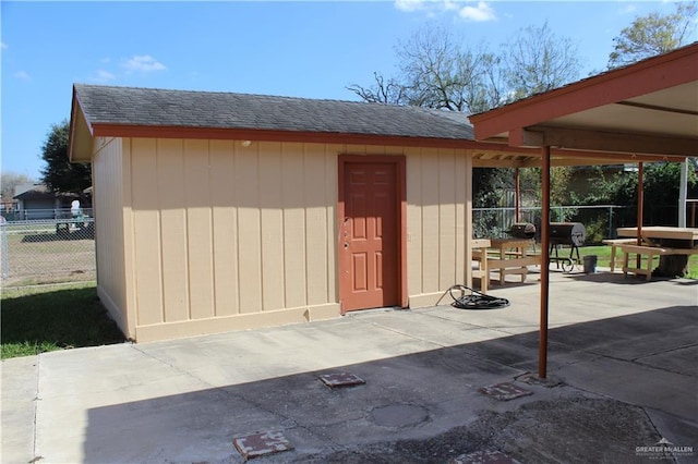 view of outbuilding