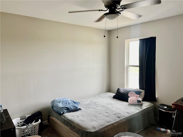 bedroom with ceiling fan