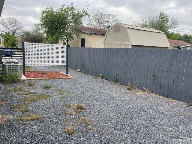 1421 N 21st St, Mcallen, TX 78501 - photo 10