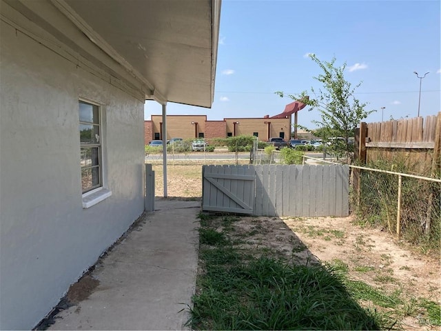 602 E Kelly Ave E, Pharr, TX 78577 - view of yard featuring a gate