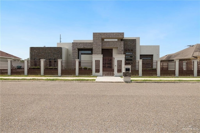 12 E Sabatina Ave, Pharr, TX 78577 - view of building exterior with a fenced front yard