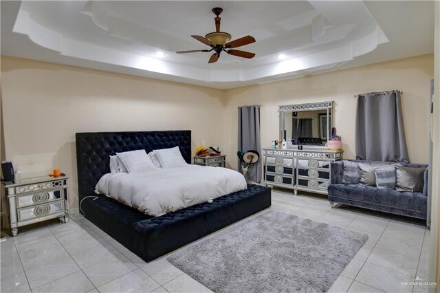 104 El Dora Rd, Alamo, TX 78516 - bedroom with a raised ceiling, ceiling fan, and recessed lighting