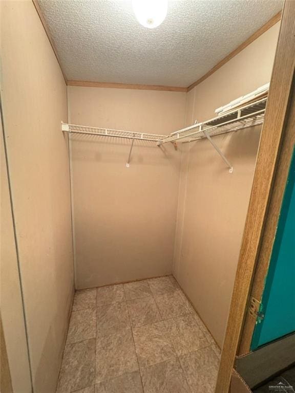 38639 W Centerline Rd, Los Fresnos, TX 78566 - view of spacious closet