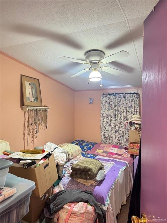 38639 W Centerline Rd, Los Fresnos, TX 78566 - bedroom with lofted ceiling, a ceiling fan, and a textured ceiling