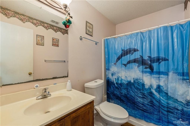 full bathroom with a textured ceiling, toilet, visible vents, vanity, and a shower with curtain