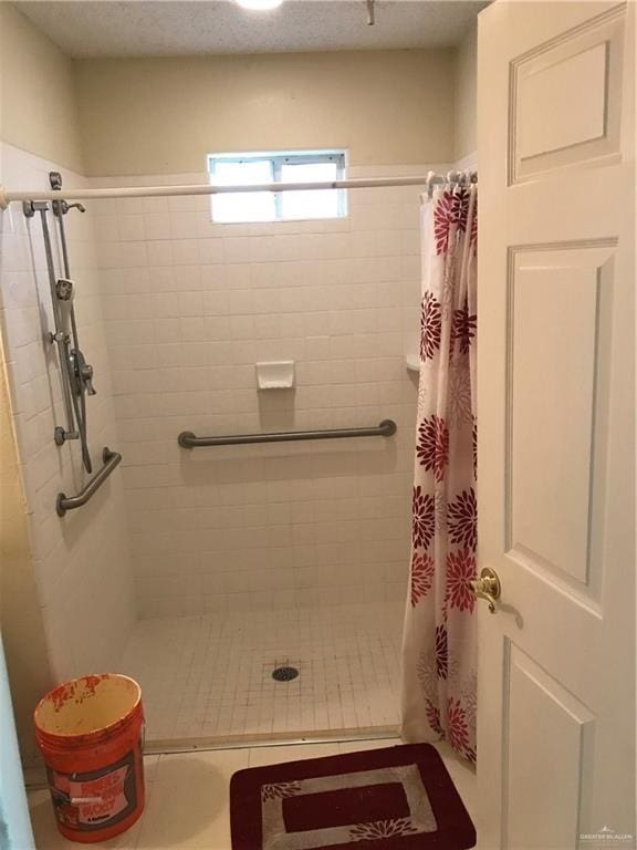 815 Pueblo St, Mission, TX 78572 - full bath featuring a shower stall