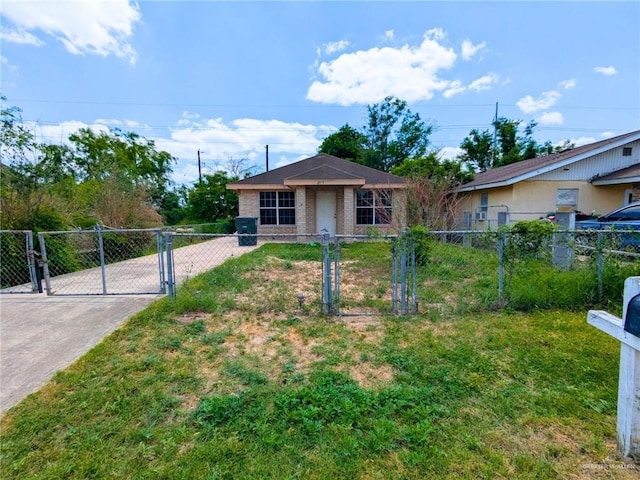 815 Pueblo St, Mission, TX 78572 - view of front of house with a gate