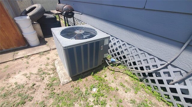 518 S 10th St, Donna, TX 78537 - photo 13