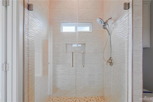 8047 N 48th Ln, Mcallen, TX 78501 - bathroom featuring a shower stall