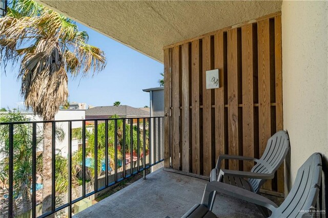 104 E Parade Dr Unit 12, South Padre Island, TX 78597 - view of balcony