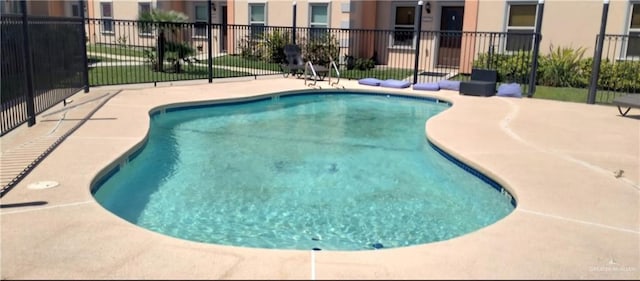 2838 Allen Dr, Edinburg, TX 78539 - community pool featuring a patio area