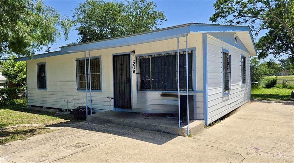 506 E Llano Grande St, Weslaco, TX 78596 - view of front of house