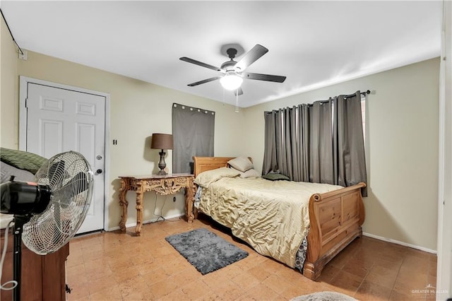 bedroom with ceiling fan