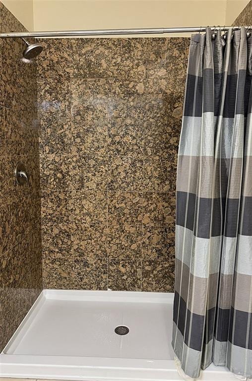 301 Houston St Unit 3303, Port Isabel, TX 78597 - bathroom featuring a tile shower