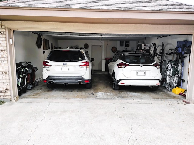 2513 Sandpiper Ave, Mcallen, TX 78504 - garage with driveway