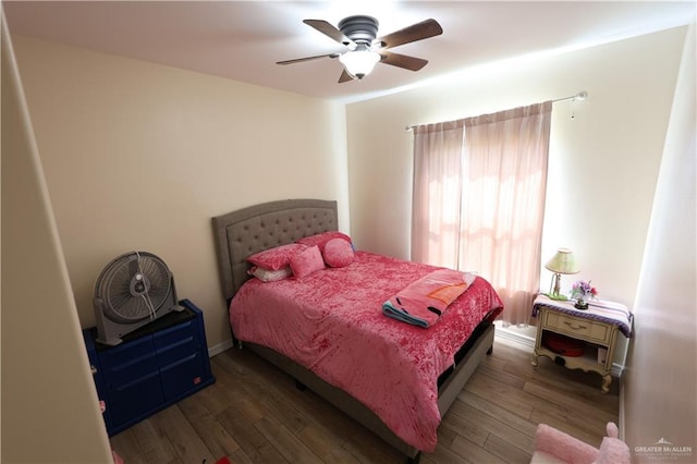 29082 Reynolds Dr, La Feria, TX 78559 - bedroom featuring wood finished floors and a ceiling fan
