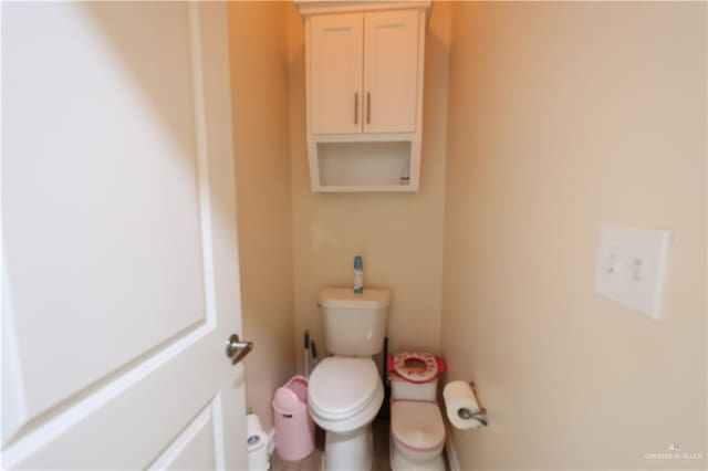 29082 Reynolds Dr, La Feria, TX 78559 - bathroom with toilet