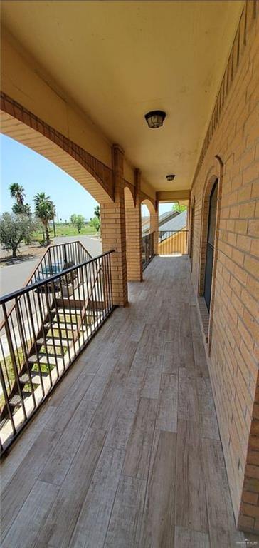 Listing photo 3 for 2000 Circle Dr, Mission TX 78572