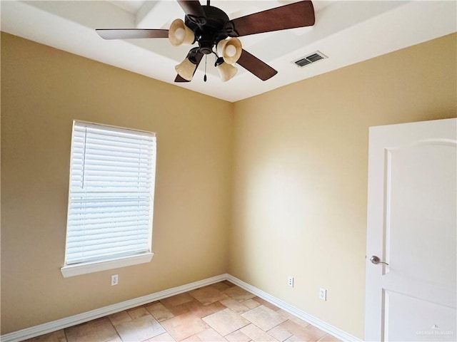 empty room featuring ceiling fan