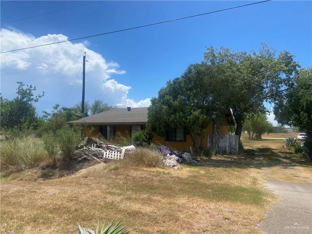 view of front of property