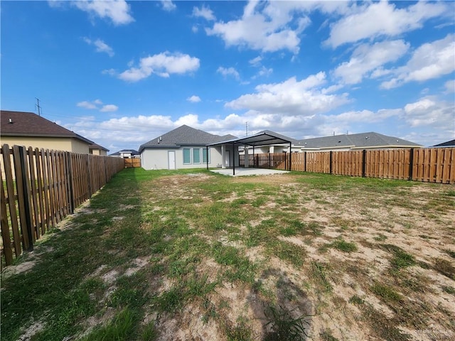 view of yard featuring a patio