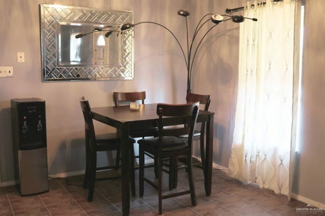 1100 Dormiendo St, Edinburg, TX 78539 - dining area featuring baseboards