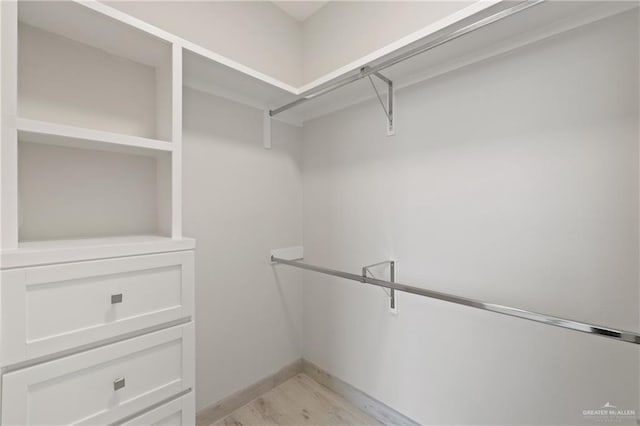 1220 N Lincoln Ave, San Juan, TX 78589 - spacious closet featuring light wood finished floors
