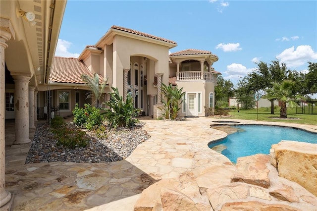 16408 Garrett Rd, Harlingen, TX 78552 - outdoor pool with an in-ground hot tub and a patio area