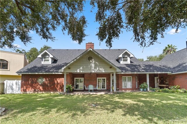 view of front of house featuring a front yard