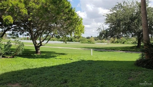 Listing photo 2 for 510 Rio Grande Dr, Mission TX 78572