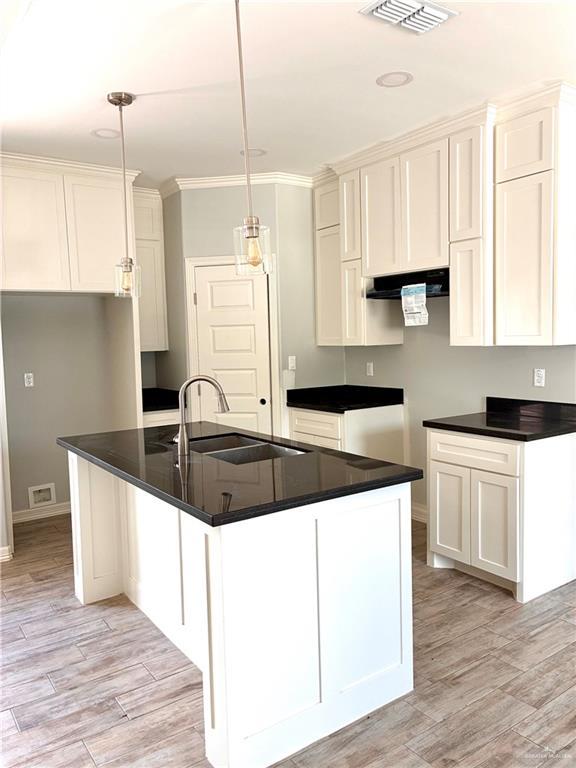819 Gonzalez Dr, San Juan, TX 78589 - photo 3