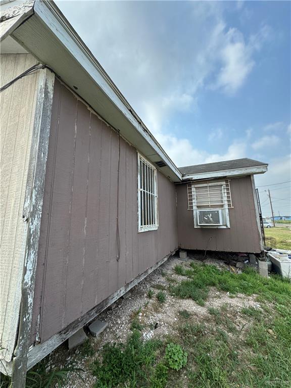 9924 Marisol St, Edinburg, TX 78542 - view of side of home